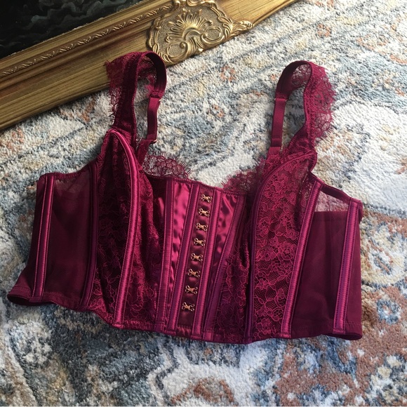 NWT Victoria’s Secret unlined eyelash lace hook & eye berry satin bustier corset - Picture 11 of 11